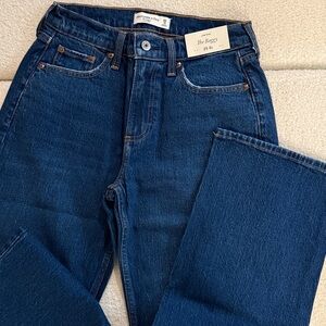 Abercrombie and Fitch Low Rise Baggy Jeans -short